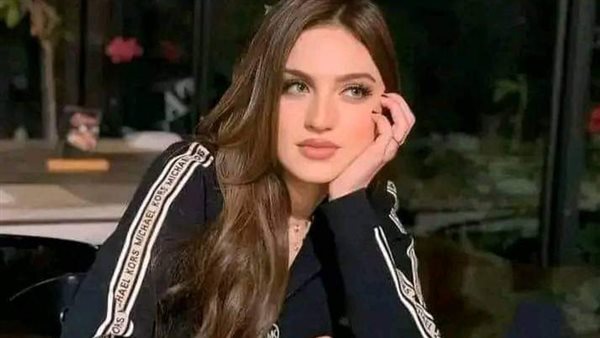 الإعلامية ياسمين