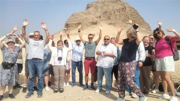 سياح بمنطقة اللاهون