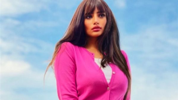 الفنانة زينة 