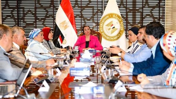 وزيرة البيئة 