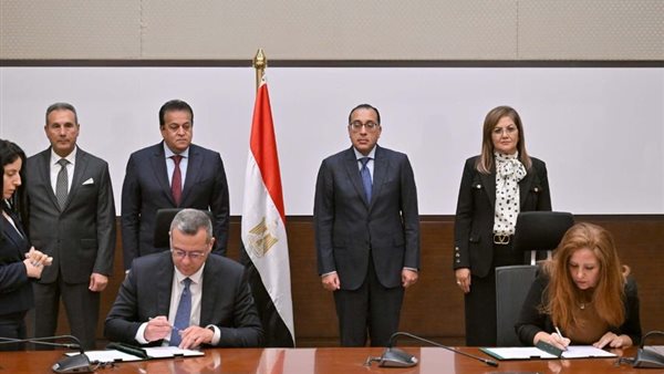 رئيس الوزراء يشهد