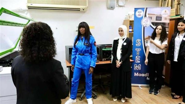 رائدة الفضاء 