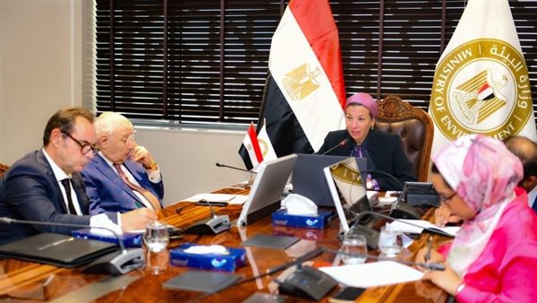 وزيرة البيئة 