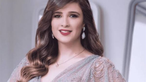 ياسمين عبد العزيز