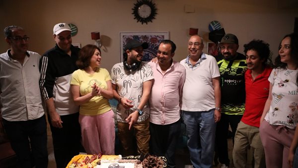 أسرة مع بعضينا