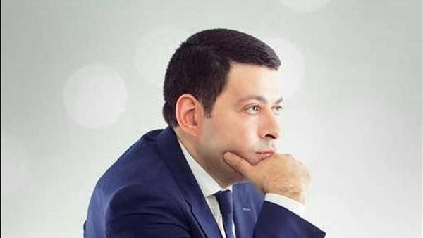 المؤلف حسين مصطفى