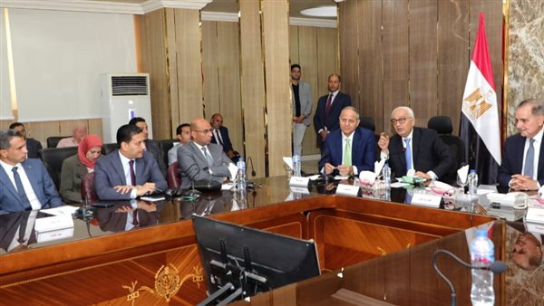 اجتماع وزير التعليم