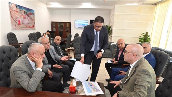 وزير الإسكان 