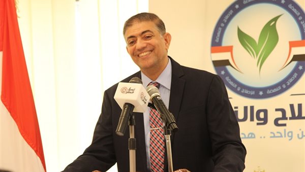 هشام عبد العزيز 