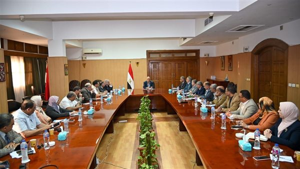 اجتماع وزير الري