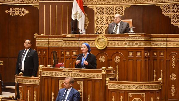 وزيرة البيئة