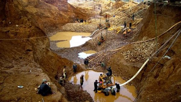 مصرع عامل في جبال