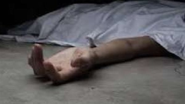 مصرع عامل سقط من