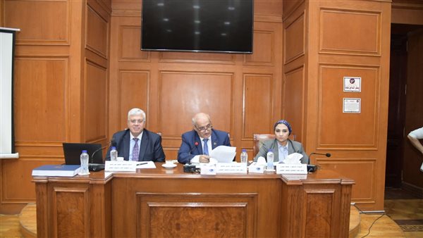 لجنة التعليم بمجلس