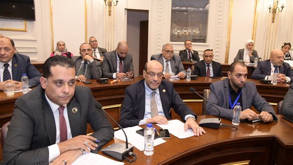 اجتماع لجنة الصناعة