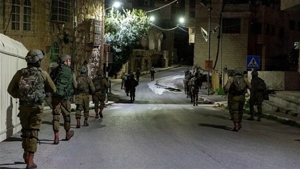 ماذا يحدث في مخيم