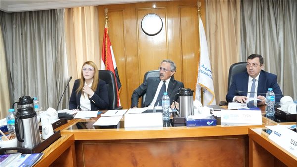 خلال الاجتماع بمقر