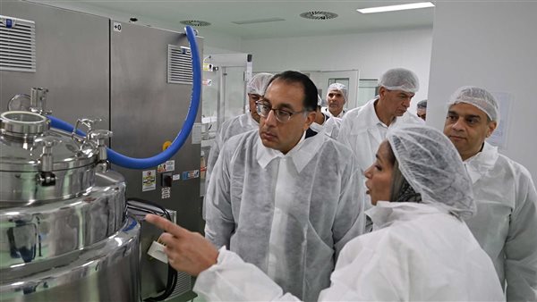 رئيس الوزراء يشهد