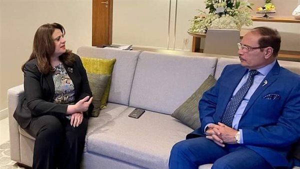 وزيرة الهجرة 