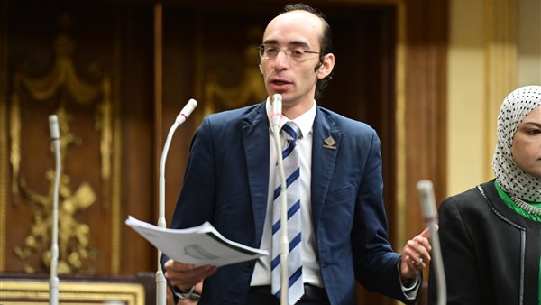 النائب محمد عبدالعزيز