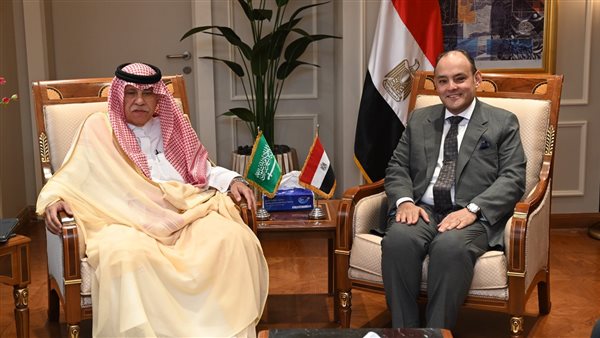  وزير التجارة 