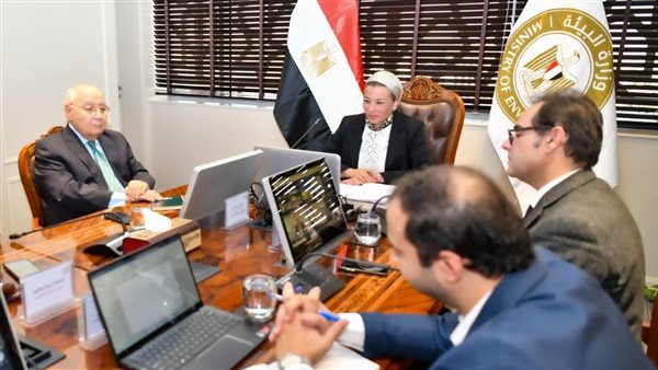 وزيرة البيئة 