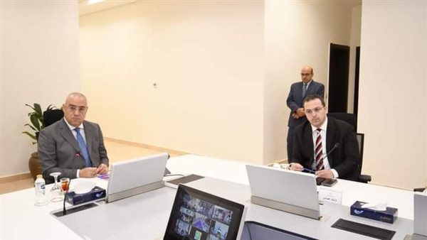 وزير الإسكان 