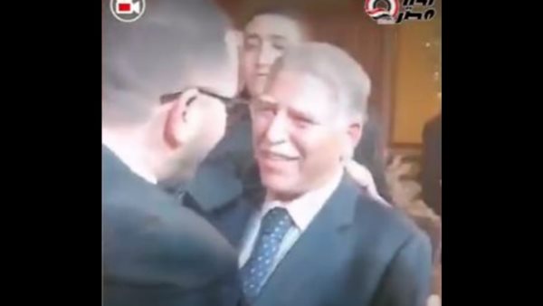 أحمد ثروت وطبيبه