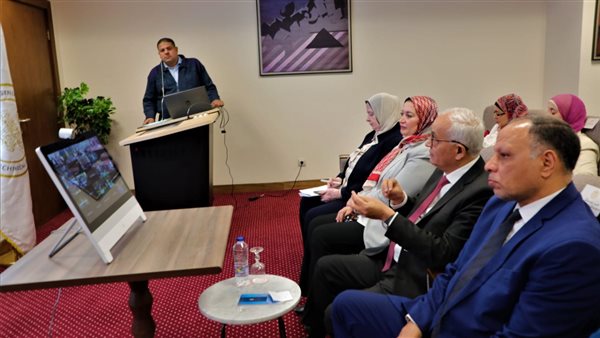 اجتماع وزير التعليم