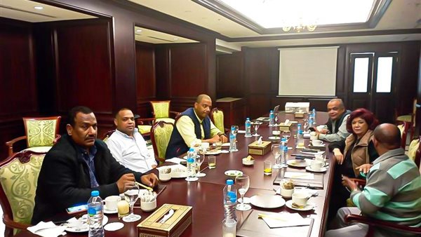 اجتماع نورا علي