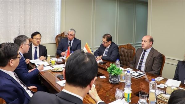 رئيس اقتصادية قناة