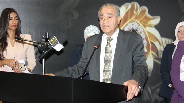 وزير التموين