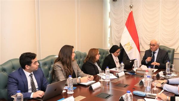 وزير التعليم يستقبل