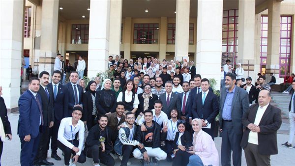 جانب من اللقاءات