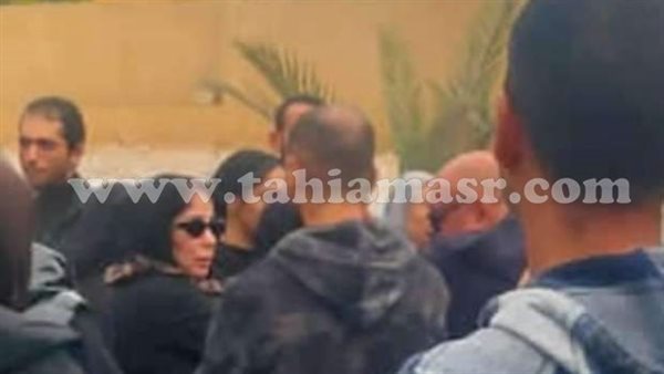 جنازة شقيق أحمد حلمي