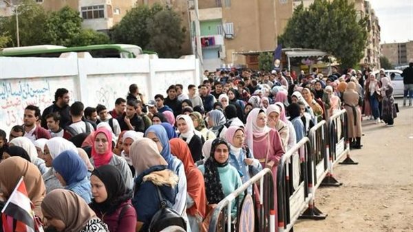 طلاب جامعة السويس