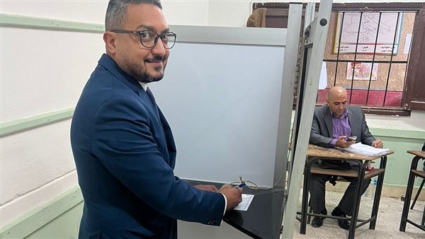 النائب السابق جون