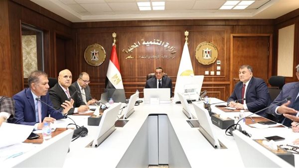 وزير التنمية المحلية