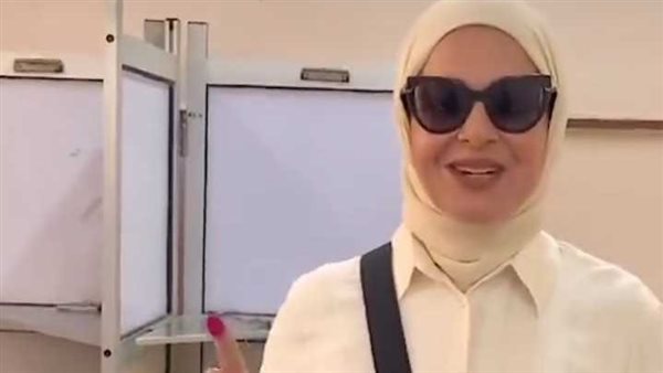 منى عبد الغني 