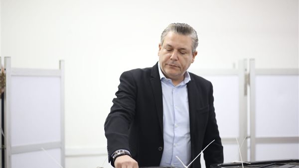 سكرتير عام حزب الغد