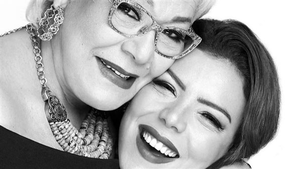 ناهد السباعي ووالدتها