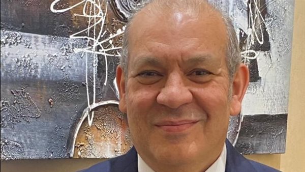 عميد طب الأسنان 