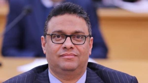 الدكتور رضا عبدالواجد