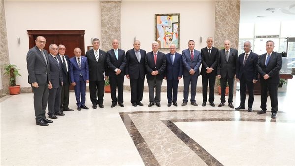  مجالس أمناء 5 جامعات