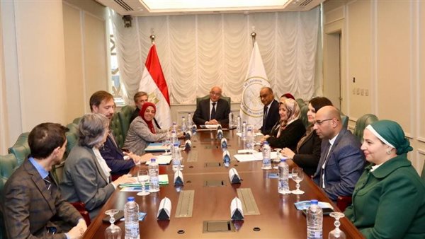 اجتماع وزير التعليم