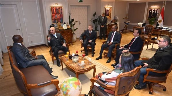 وزير الإسكان