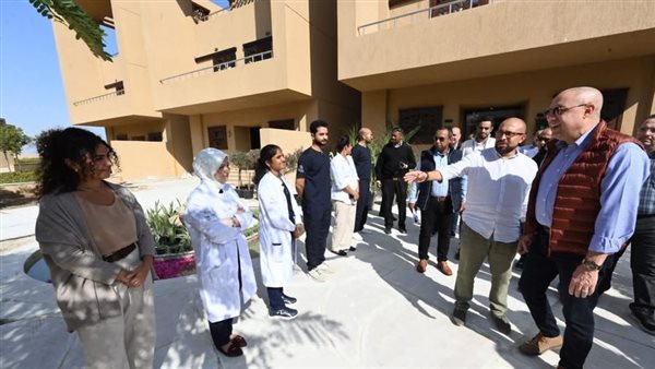 وزير الإسكان 