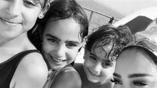 بسمة بوسيل وبناتها