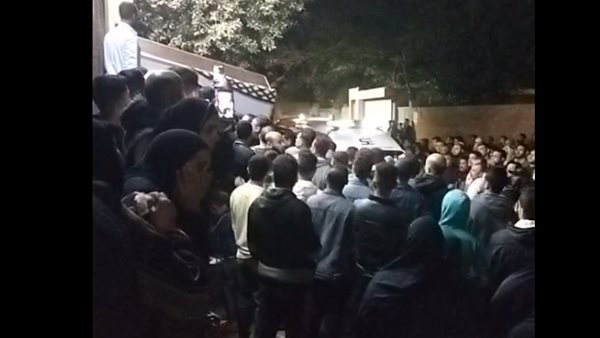 تشييع جثامين أسرة