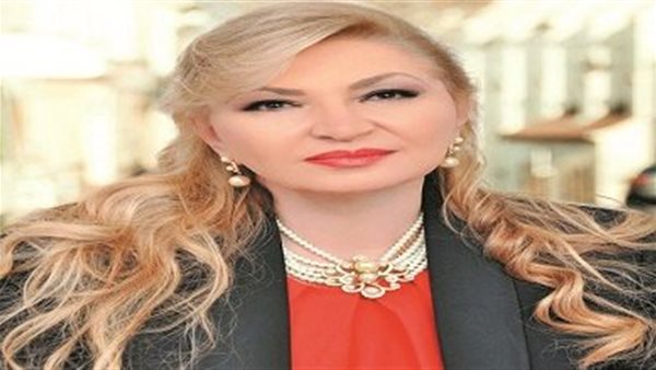 خبيرة مصرفية 